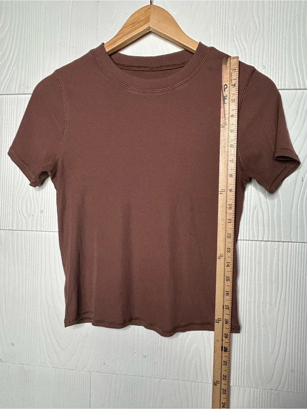 Vuori Short Sleeve Crew Tee in Chocolate Brown - Picture 6 of 6